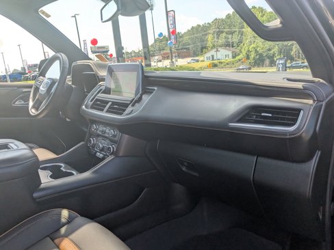 Used 2023 GMC Yukon XL AT4 image 32