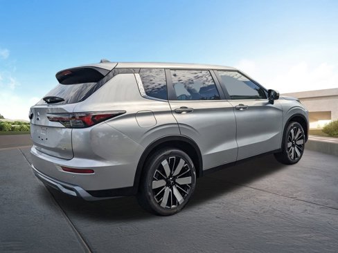 New 2025 Mitsubishi Outlander SE image 4