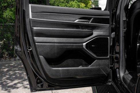 Used 2022 Jeep Wagoneer Series III w/ Premium Group I image 59