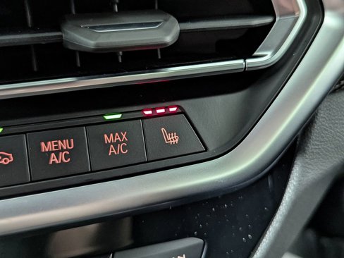 New 2025 BMW X4 M40i image 17