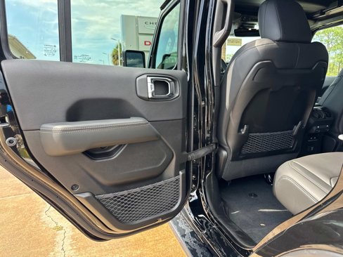 New 2025 Jeep Wrangler Unlimited Rubicon 392 image 14