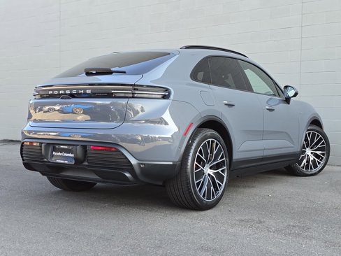 New 2025 Porsche Macan 4S Electric image 9