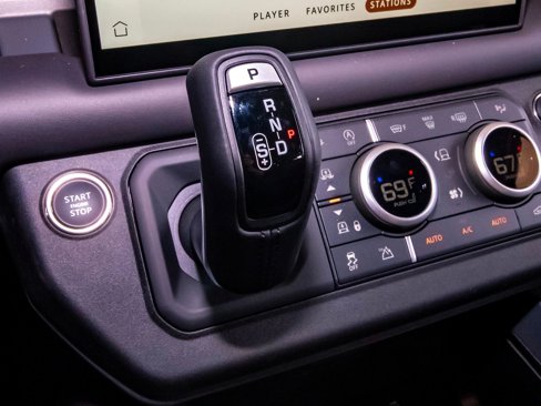 New 2025 Land Rover Defender 110 S image 28
