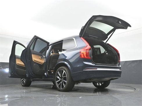 Used 2024 Volvo XC90 B6 Ultimate w/ Lounge Package image 57