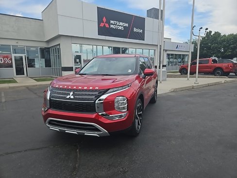 New 2025 Mitsubishi Outlander SE image 1