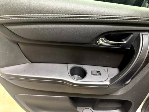 Used 2016 GMC Acadia SLE image 14