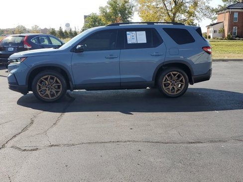 Certified 2025 Honda Pilot Black Edition image 4