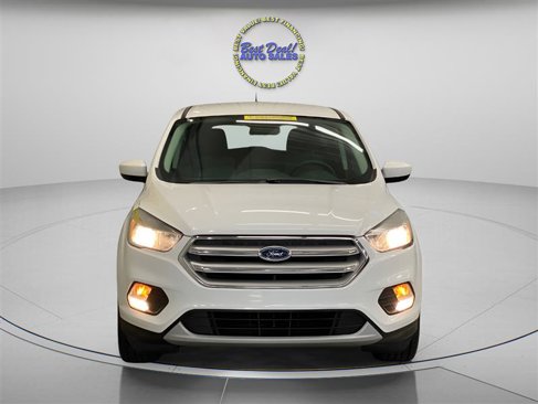 Used 2019 Ford Escape SE image 2