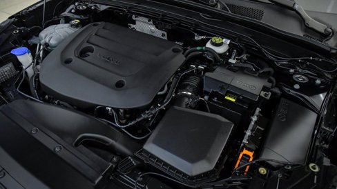 Certified 2025 Volvo XC40 B5 Plus w/ Climate Package image 27