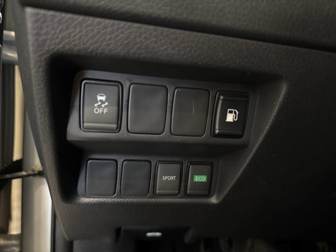 Used 2018 Nissan Rogue S image 38