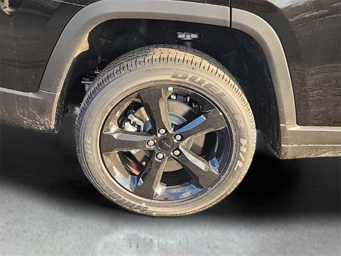 New 2025 Jeep Grand Cherokee L Altitude image 4