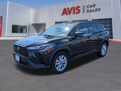 Used 2024 Toyota Corolla Cross LE image 1