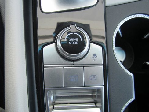 Used 2025 Genesis G70 2.5T image 52