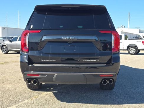 Used 2023 GMC Yukon XL Denali Ultimate image 4