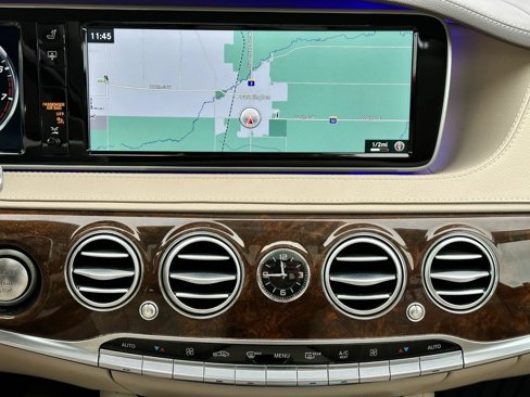 Used 2017 Mercedes-Benz S 550 4MATIC Sedan image 22