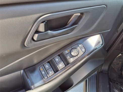 New 2026 Nissan Rogue S image 11
