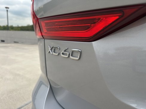 Certified 2025 Volvo XC60 B5 Plus image 37