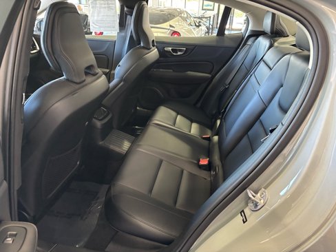 Used 2024 Volvo S60 T8 Core image 40