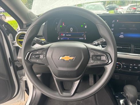 Used 2025 Chevrolet Trax LT image 22