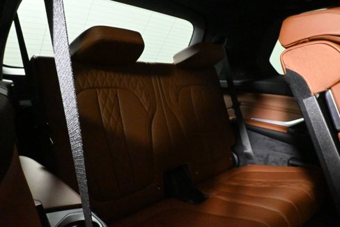 New 2026 BMW X7 M60i image 40