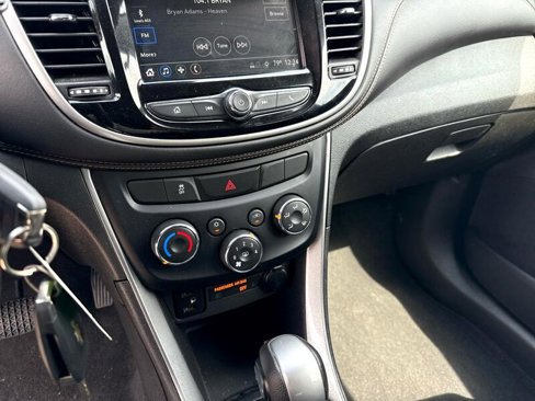 Used 2019 Chevrolet Trax LT image 15