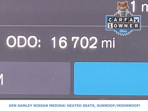 Used 2025 Volvo XC40 B5 Core image 33