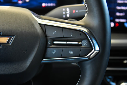 Used 2025 Chevrolet Traverse LT image 33