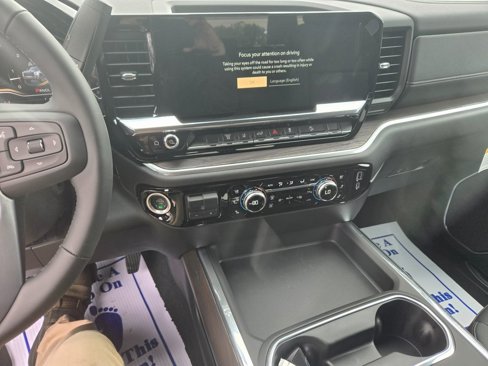 New 2025 GMC Sierra 2500 SLT image 9