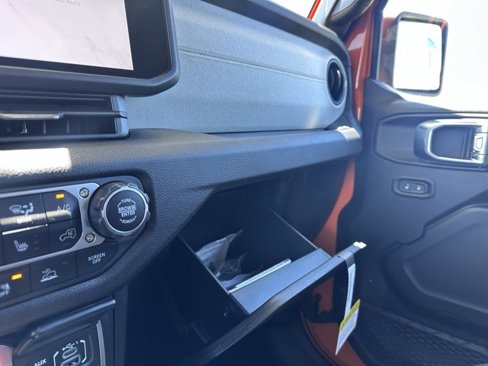 New 2025 Jeep Gladiator Willys image 29