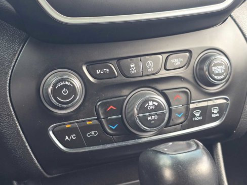 Used 2022 Jeep Cherokee Latitude Lux image 29