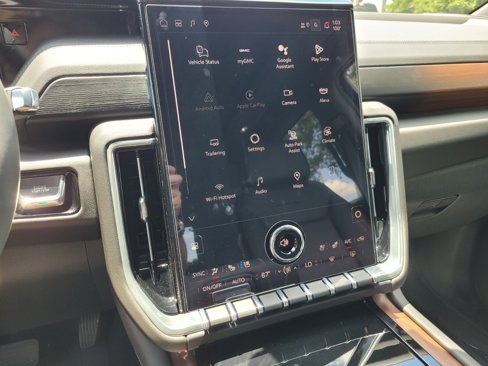 New 2025 GMC Yukon Denali w/ Denali Reserve Package image 8