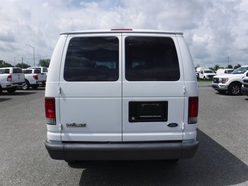 Used 2006 Ford E-350 and Econoline 350 Super Duty Wagon image 8