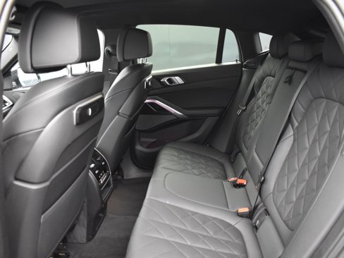Used 2025 BMW X6 xDrive40i image 14