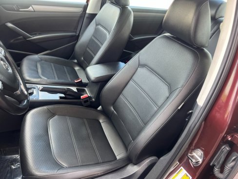 Used 2014 Volkswagen Passat 1.8T SE image 11