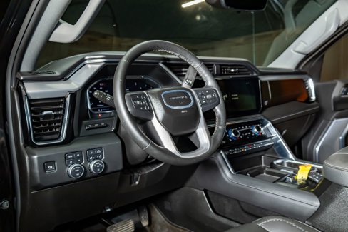 Used 2025 GMC Sierra 3500 Denali w/ Denali Reserve Package image 17