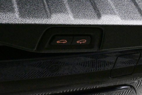 New 2026 BMW X5 M60i w/ Climate Comfort Package image 40