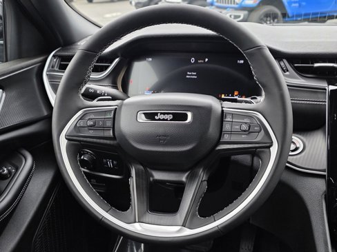New 2025 Jeep Grand Cherokee L Laredo image 15