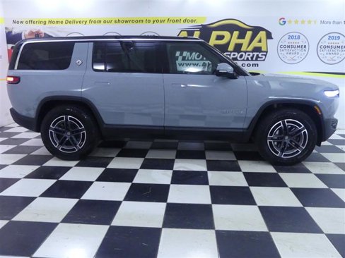 Used 2025 Rivian R1S Adventure image 36