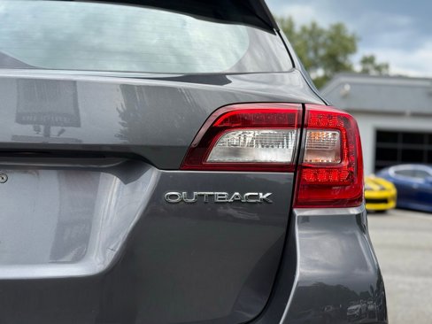 Used 2019 Subaru Outback 2.5i image 10