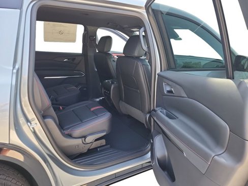 New 2026 Chevrolet Traverse RS image 27