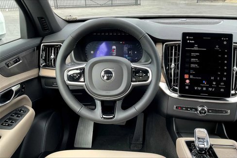 New 2026 Volvo XC90 B6 Plus w/ Protection Package Premier image 15