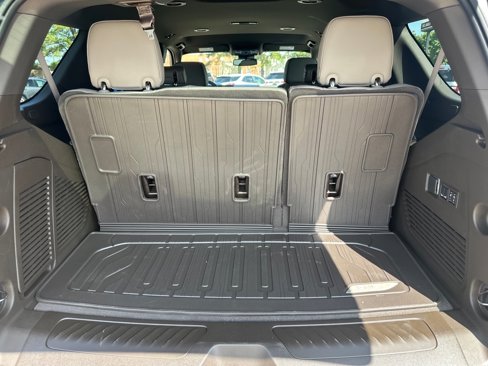 New 2025 GMC Yukon Elevation image 12