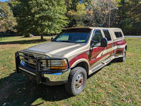 Used 2000 Ford F350 Lariat image 2