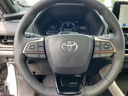 Used 2025 Toyota Grand Highlander AWD Hybrid image 17