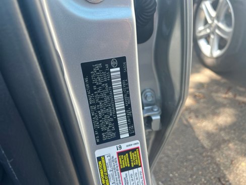 Used 2025 Toyota Camry LE image 28