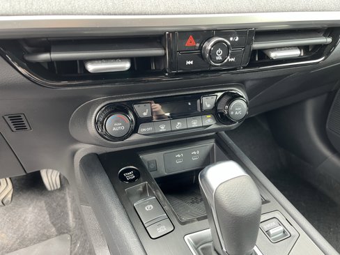 New 2026 Nissan Kicks SV w/ Cold Weather Package image 17