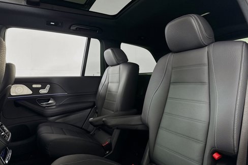 New 2026 Mercedes-Benz GLS 580 4MATIC image 7