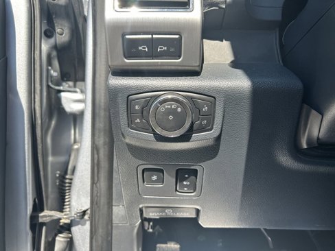 Certified 2022 Ford F350 Platinum w/ FX4 Off-Road Package image 24