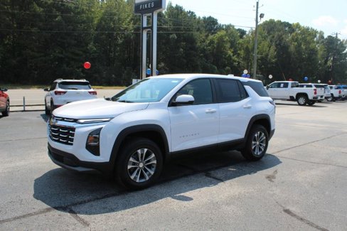New 2026 Chevrolet Equinox LT image 2