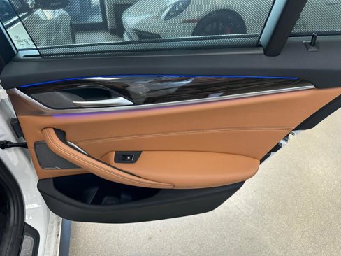 Used 2022 BMW 530i xDrive w/ Executive Package image 32